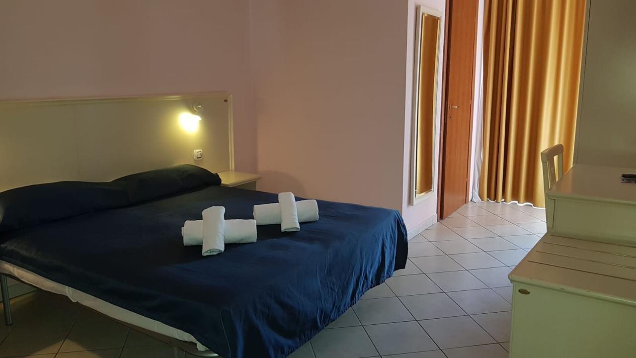 Hotel Lago Maggiore Кастеллетто-сопра-Тічіно Екстер'єр фото